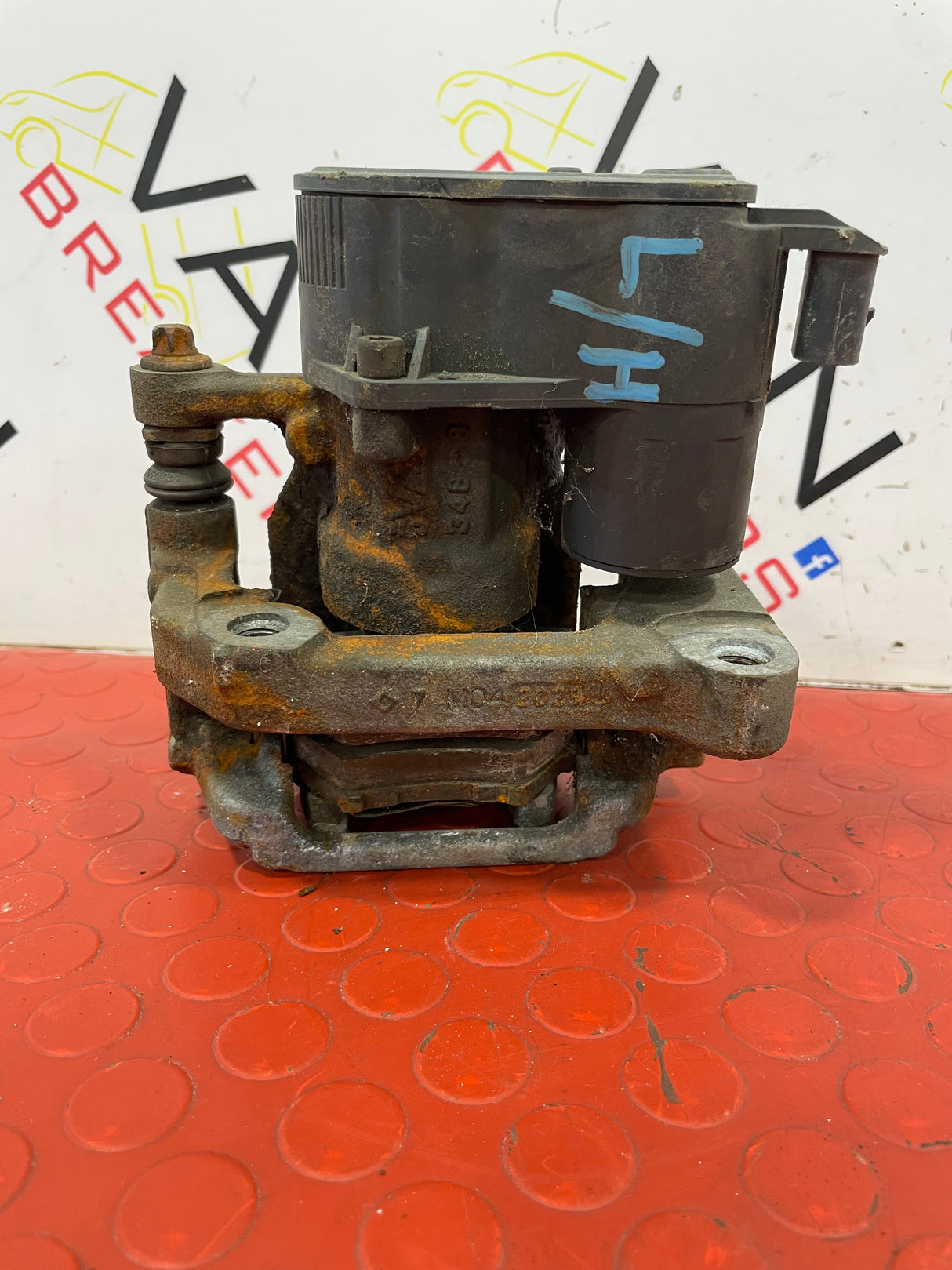 Peugeot Partner/Citroen Berlingo/Vauxhall Combo/Toyota Proace City LEFT REAR BRAKE CALIPER 2019-2024 P/N 9819059380