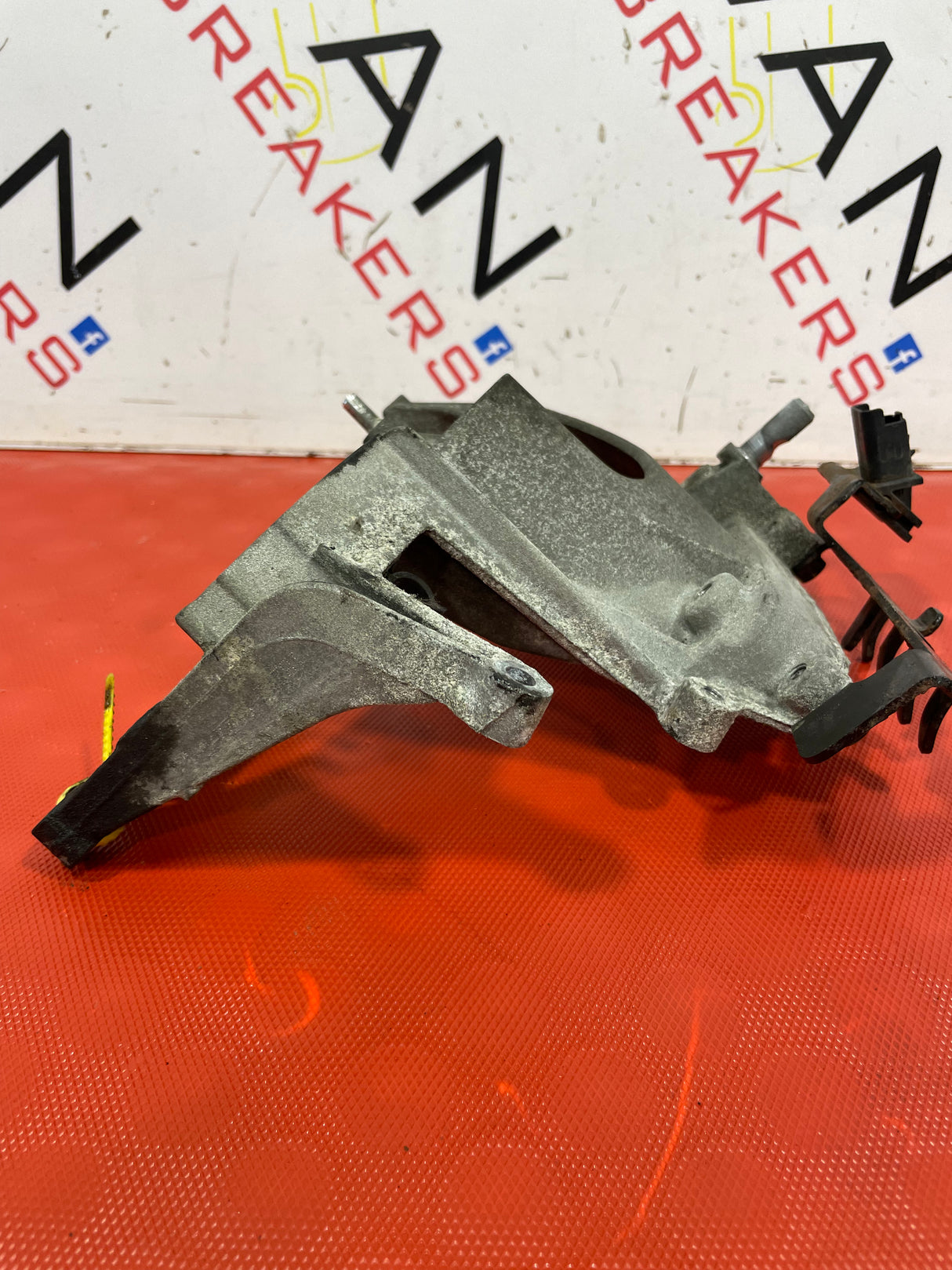 Peugeot Partner,208,308,3008,508/Citroen Berlingo,C4 FUEL PUMP BRACKET 1.6 2014 P/N 9672309580