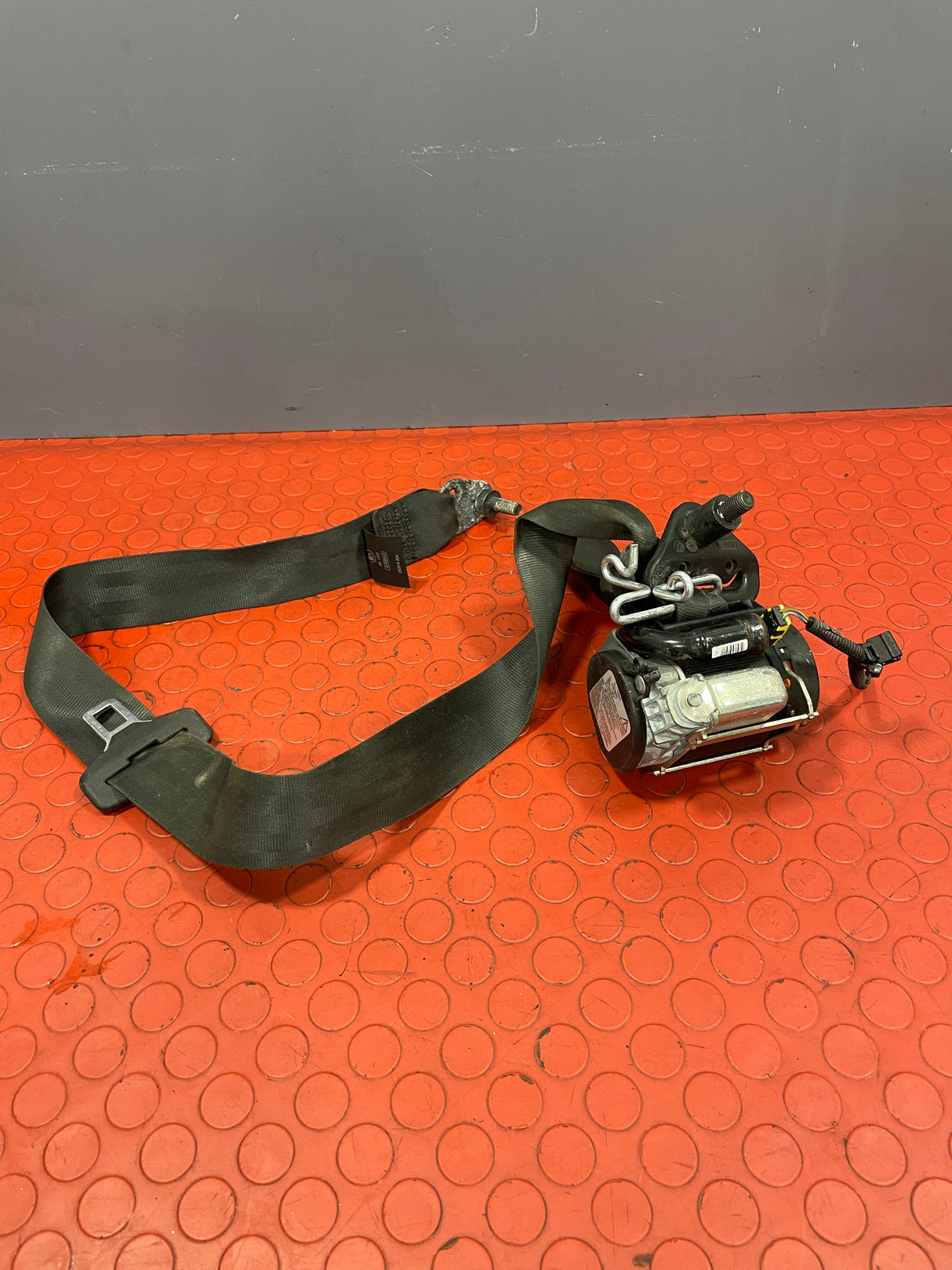 Ford Transit Connect FRONT SEAT BELT (fits both sides) 2014-2018 P/N DT11K61294ACW