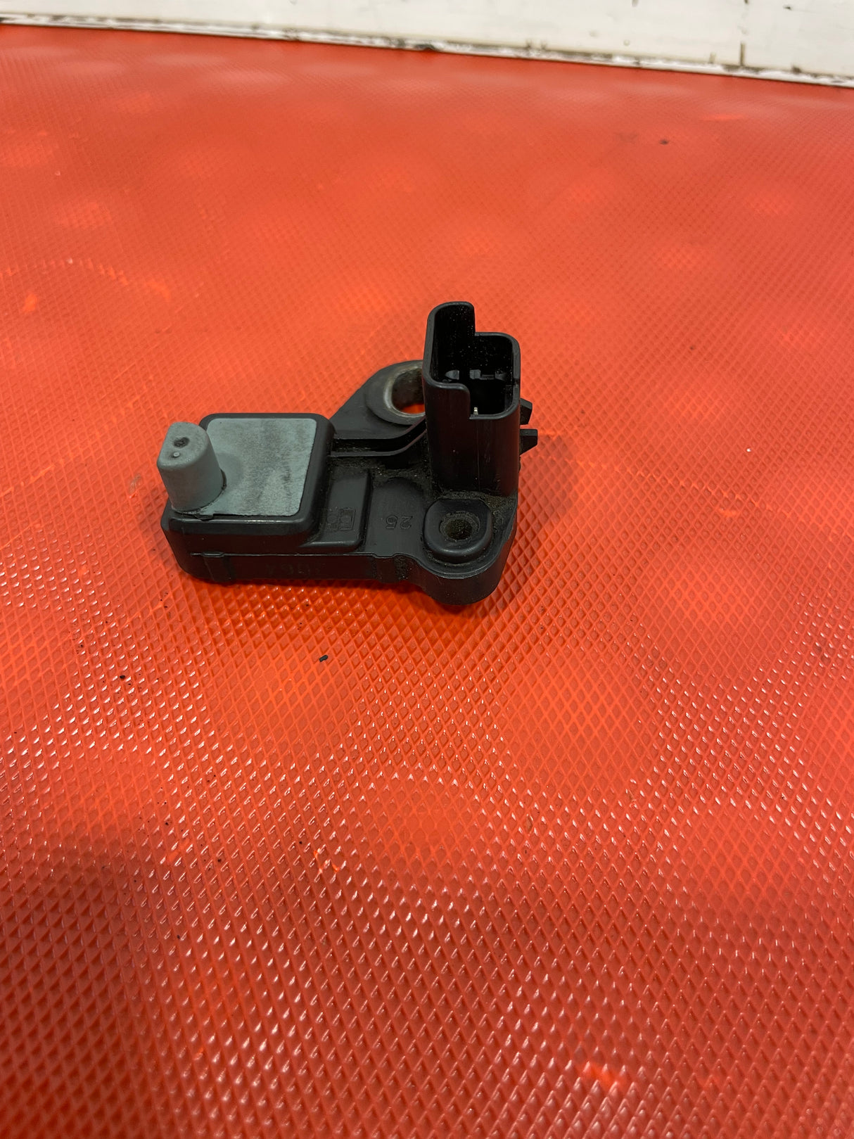 Citroen Berlingo/Peugeot Partner CRANKSHAFT POSITION SENSOR 1.6HDI  P/N 9664387380