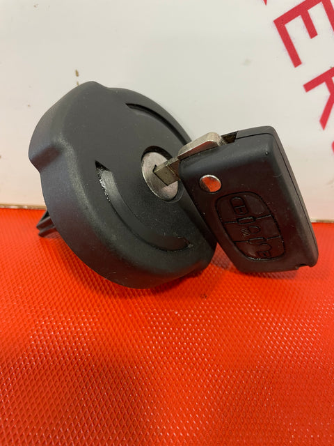 Citroen Berlingo/Peugeot Partner LOCKING FUEL CAP AND KEY  2008-2018  P/N 1508H7