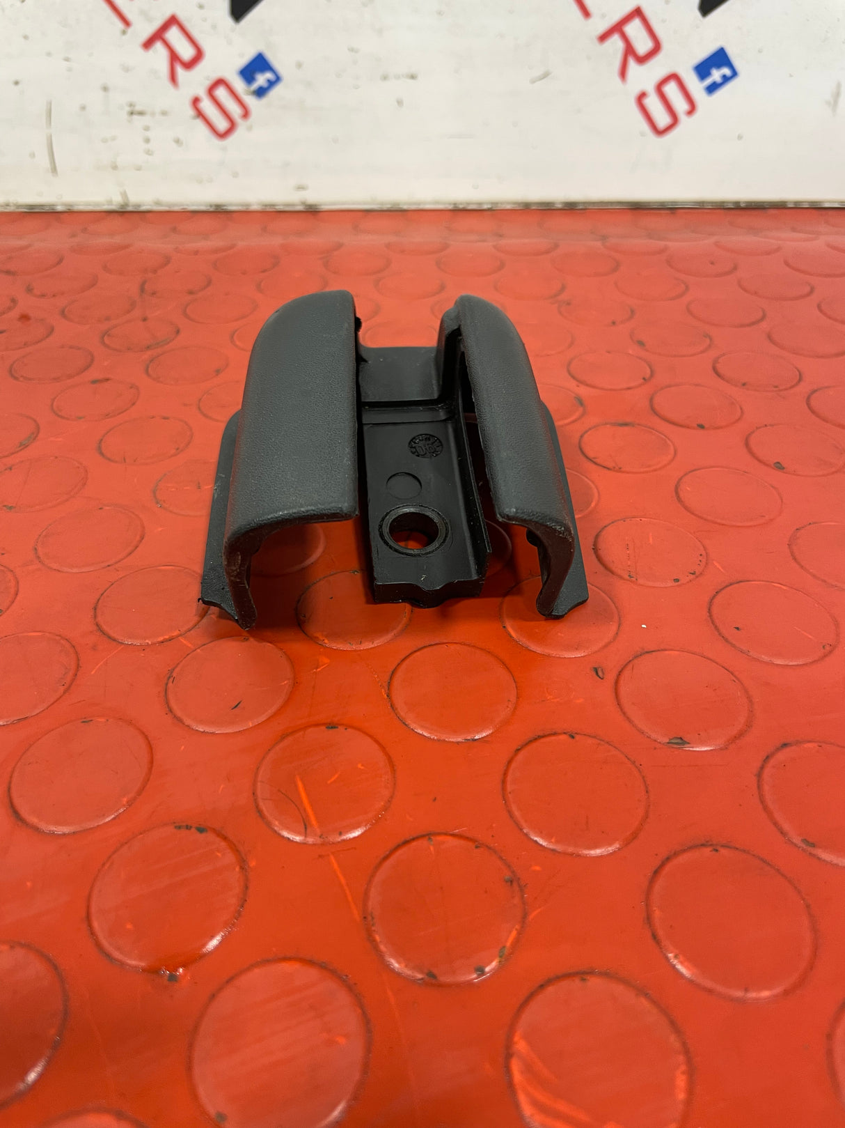 Vauxhall Vivaro/Renault Trafic LEFT SLIDING DOOR TRIM 2001-2014  P/N 59335675629