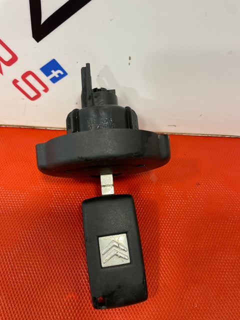 Citroen Berlingo/Peugeot Partner LOCKING FUEL CAP AND KEY  2008-2018  P/N 1508H7