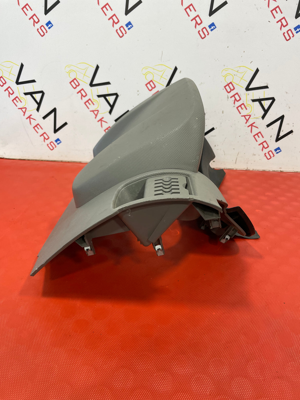 Renault SPEEDOMETER SURROUND TRIM P/N 682400018R