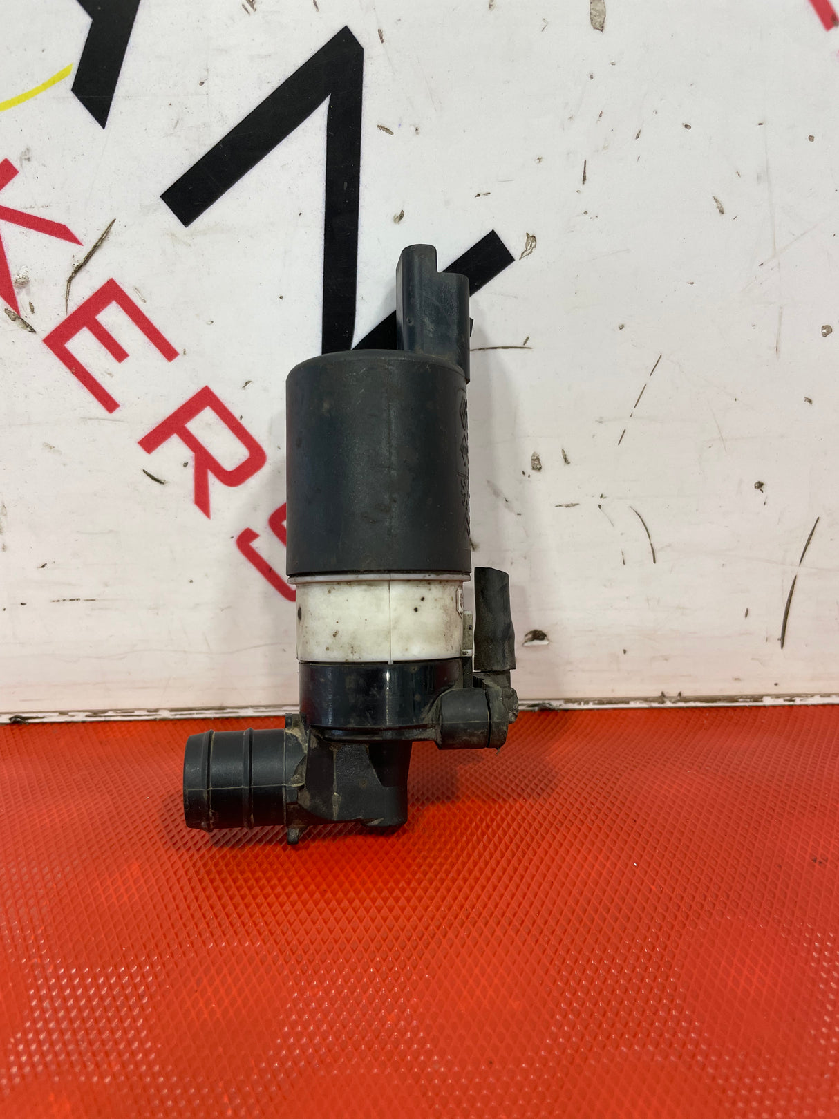 Peugeot Partner Citroen Berlingo WINDSCREEN WASHER PUMP P/N 9684522380