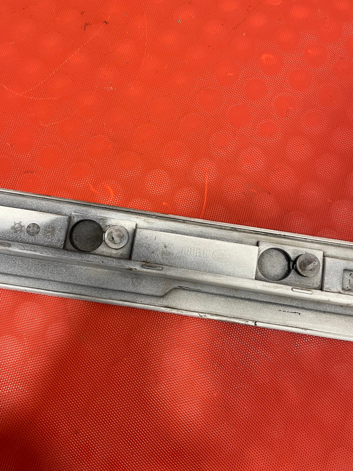 Citroen Dispatch/ Peugeot Expert/ Toyota Proace/ Vauxhall Vivaro PASSENGER SIDE SLIDING DOOR RAIL TRIM (White) 2019-2023 P/N 9808384180