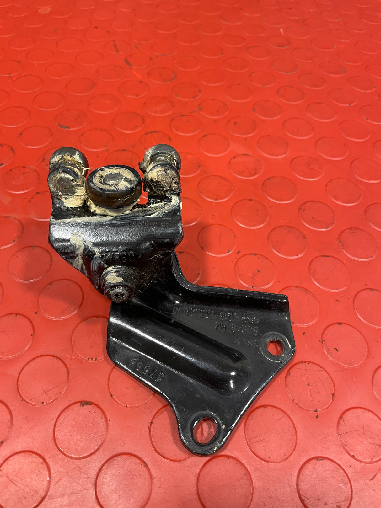 Ford Transit Mk6/7 PASSENGER SIDE SLIDING DOOR TOP ROLLER P/N YC15V25028AF