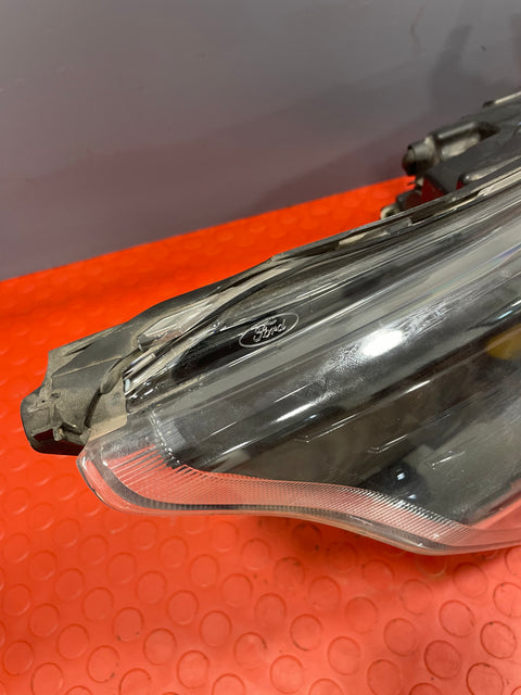 Ford Transit Custom HEADLIGHT DRIVER SIDE RH (BLACK INTERIOR) DAMAGE MOUNTING POINT 2015 P/N BK2113W029B