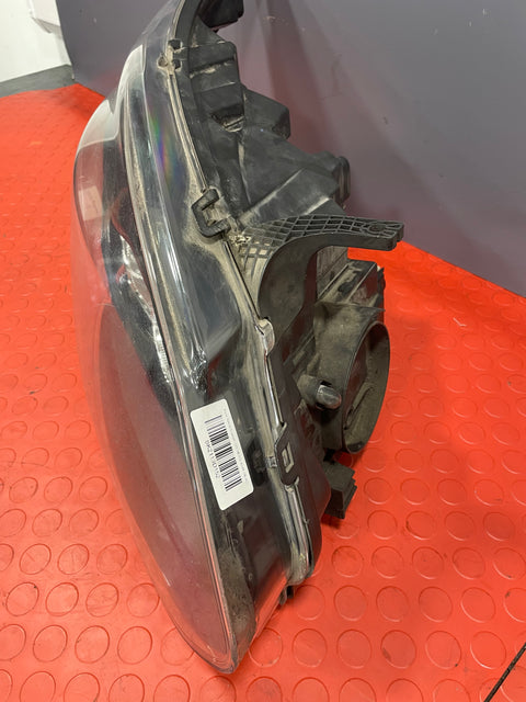 Ford Transit Custom HEADLIGHT DRIVER SIDE RH (BLACK INTERIOR) DAMAGE MOUNTING POINT 2015 P/N BK2113W029B