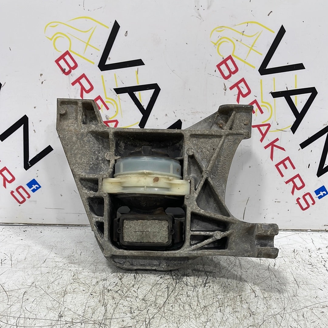 Citroen Dispatch/ Peugeot Expert/ Vauxhall Vivaro/ Toyota Proace ENGINE MOUNT 1.6 HDI 2018  P/N 4A10372D
